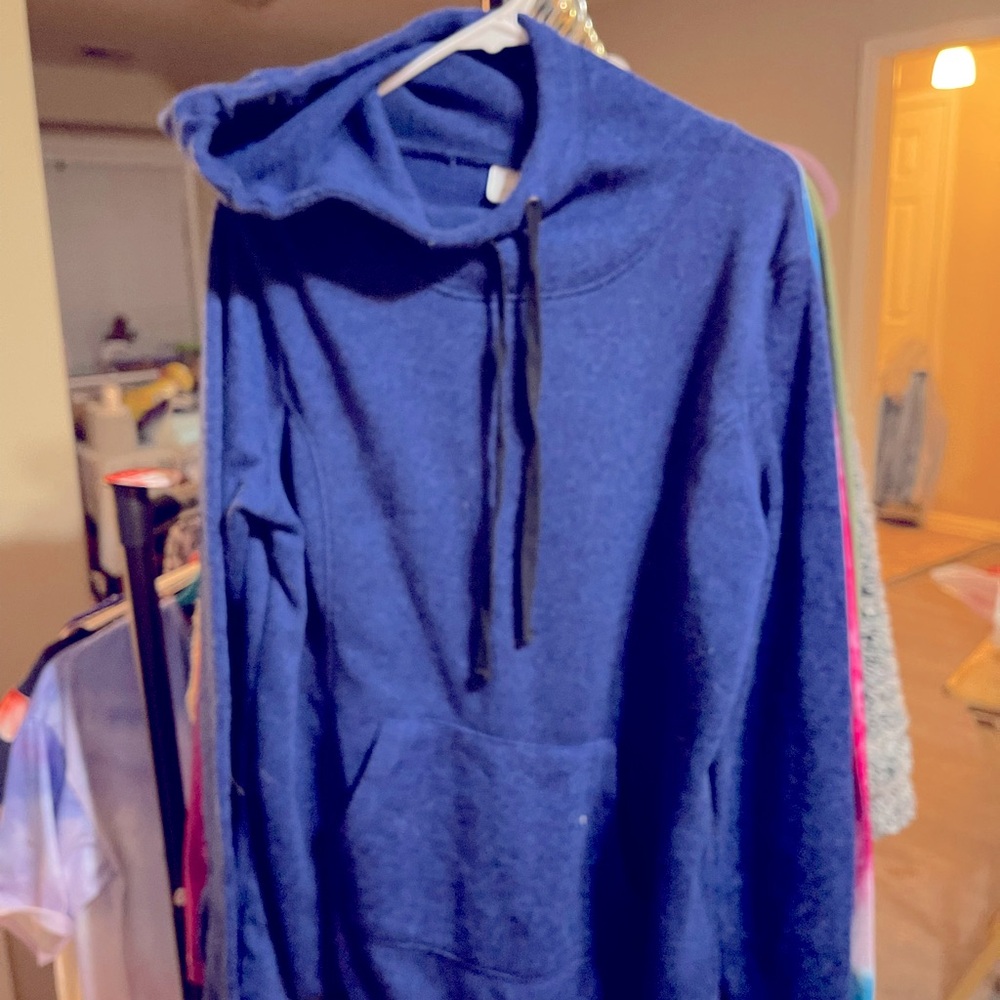Cozy Blue Hoodie with Front Pocket
